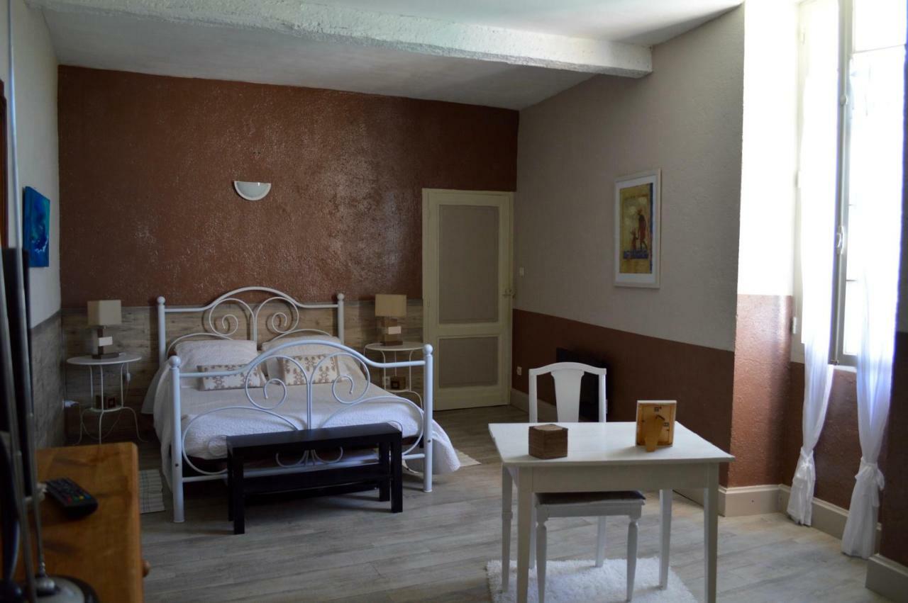 Le Prieure Bed and Breakfast Saint-Pey-de-Castets Zewnętrze zdjęcie
